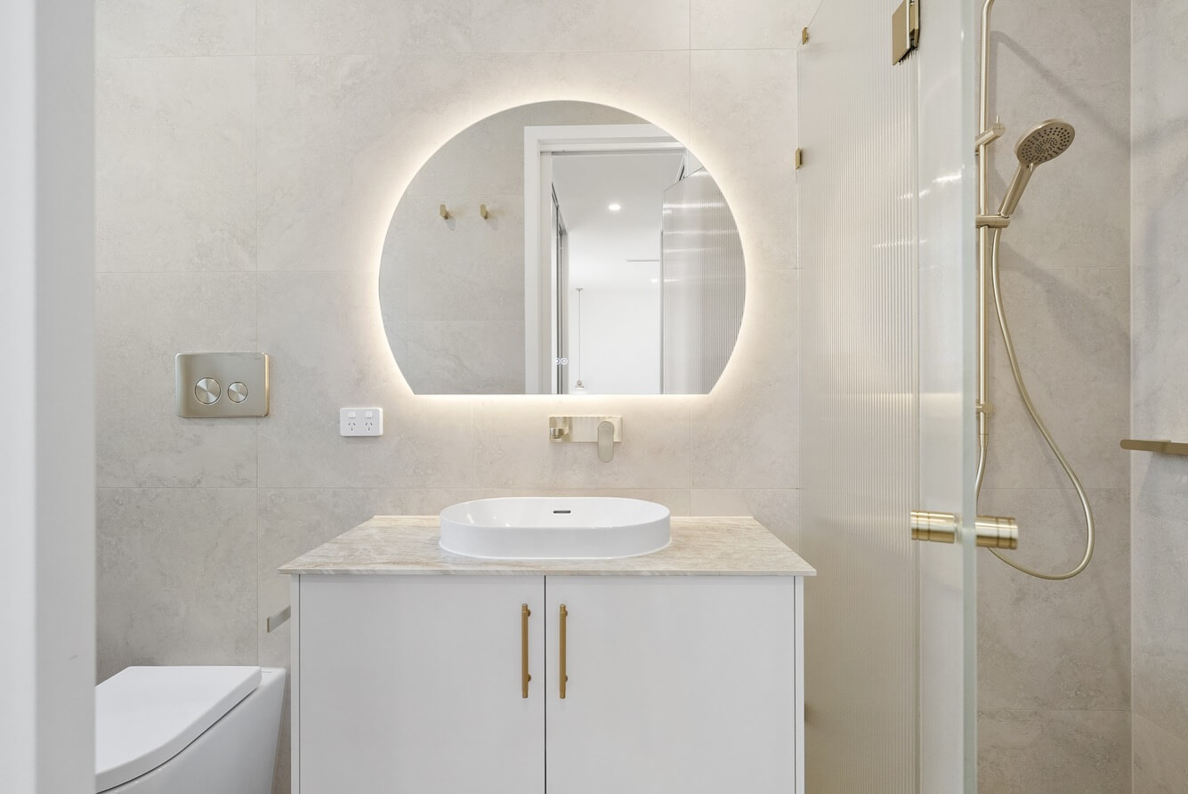 Bellarine Breeze – The ultimate ensuite boasting warmth and luxurious finishes. Bellarine Breeze - The ultimate ensuite boasting warmth and luxurious finishes.
